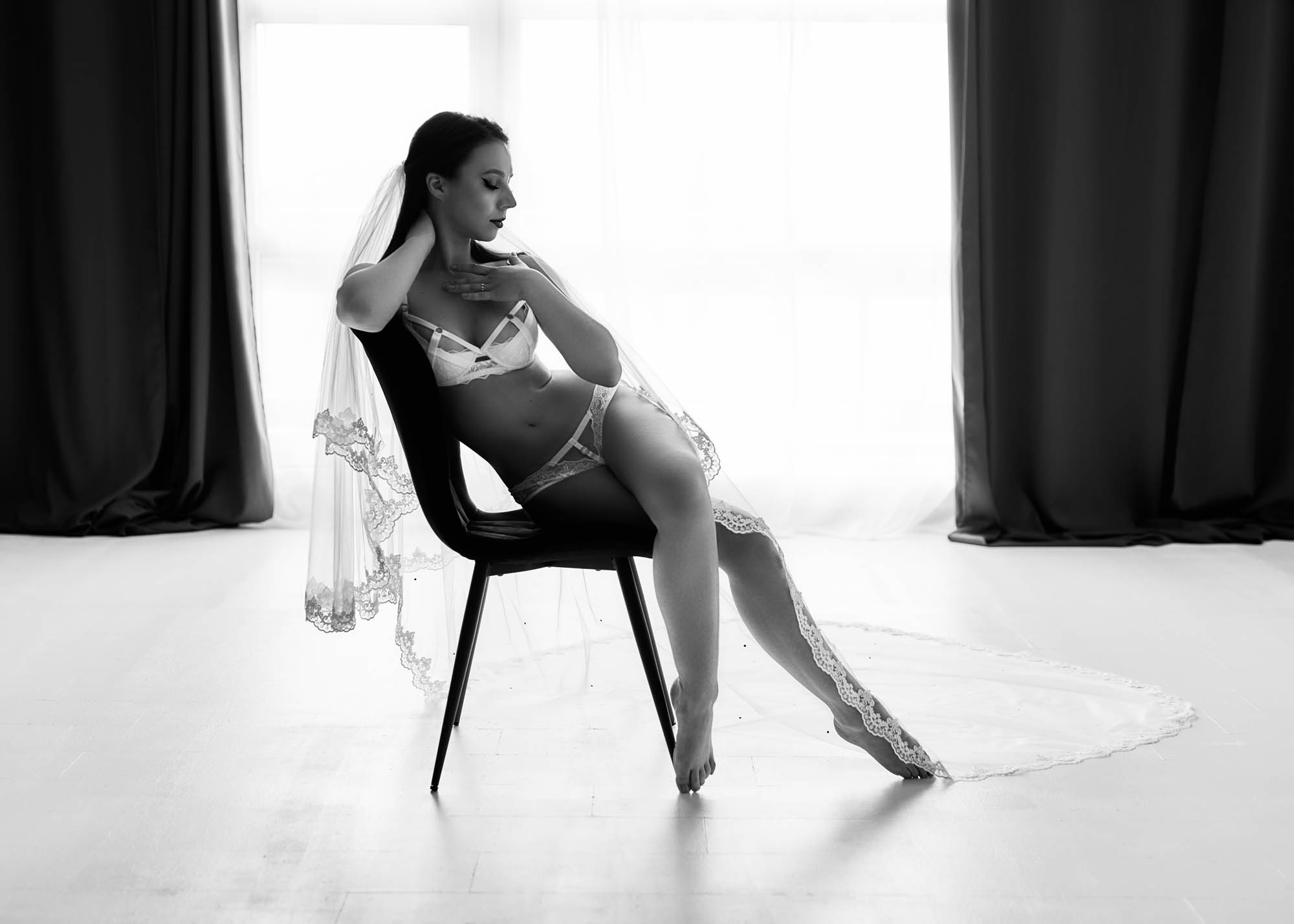 Fotografie boudoir realizată în interior sofisticat
